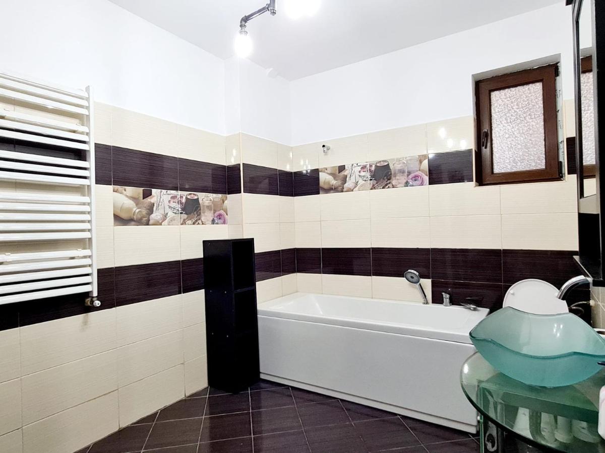 R.O.S.E. Apartment Constanta Exterior photo